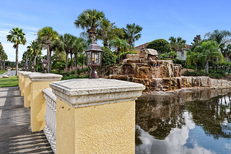 Paradise Palms Scenery