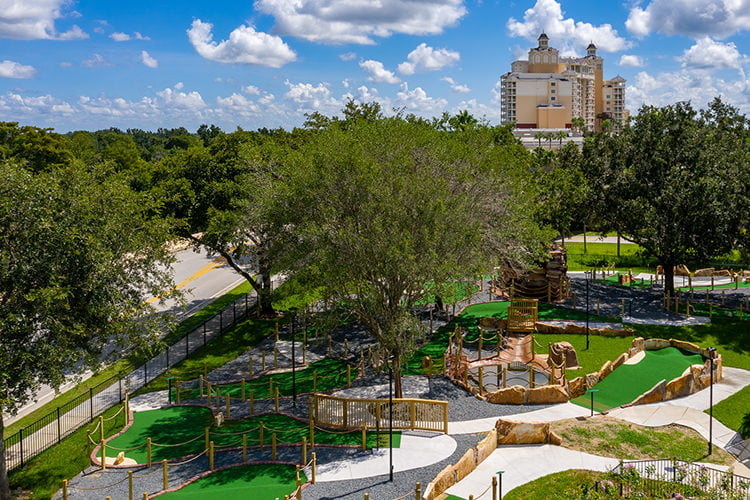 Reunion-MiniGolf-750-001